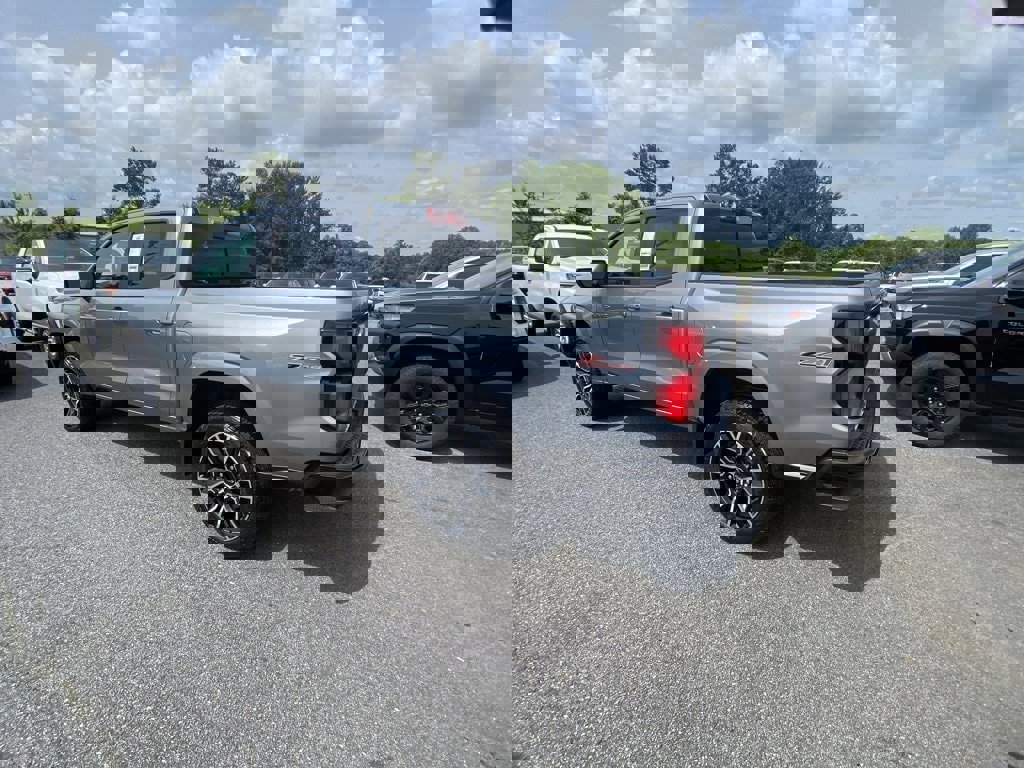 New 2025 Chevrolet Colorado Z71 image 3