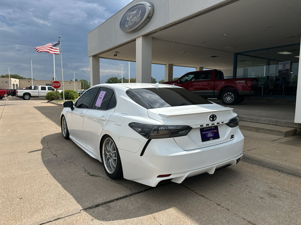Used 2021 Toyota Camry SE AWD/4WD image 11