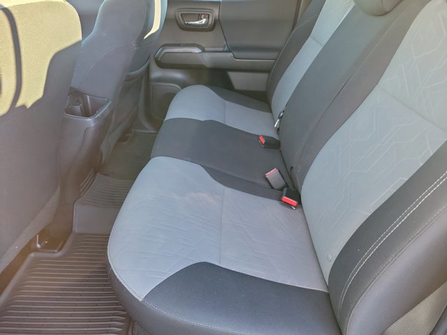 Used 2023 Toyota Tacoma TRD Off-Road image 15