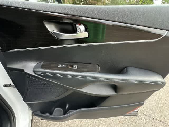 Used 2019 Kia Sorento AWD V6 image 22