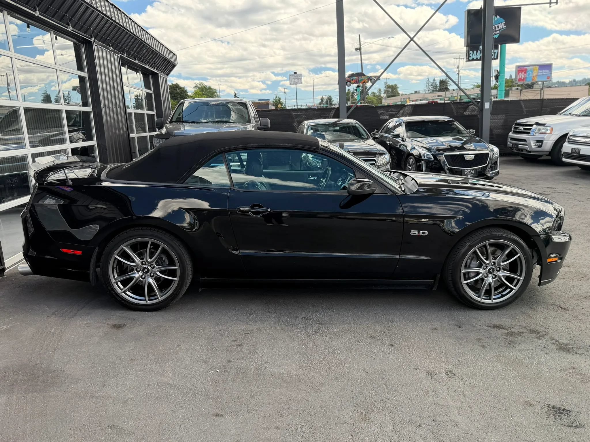 Used 2014 Ford Mustang GT w/ Electronics Package RWD image 5