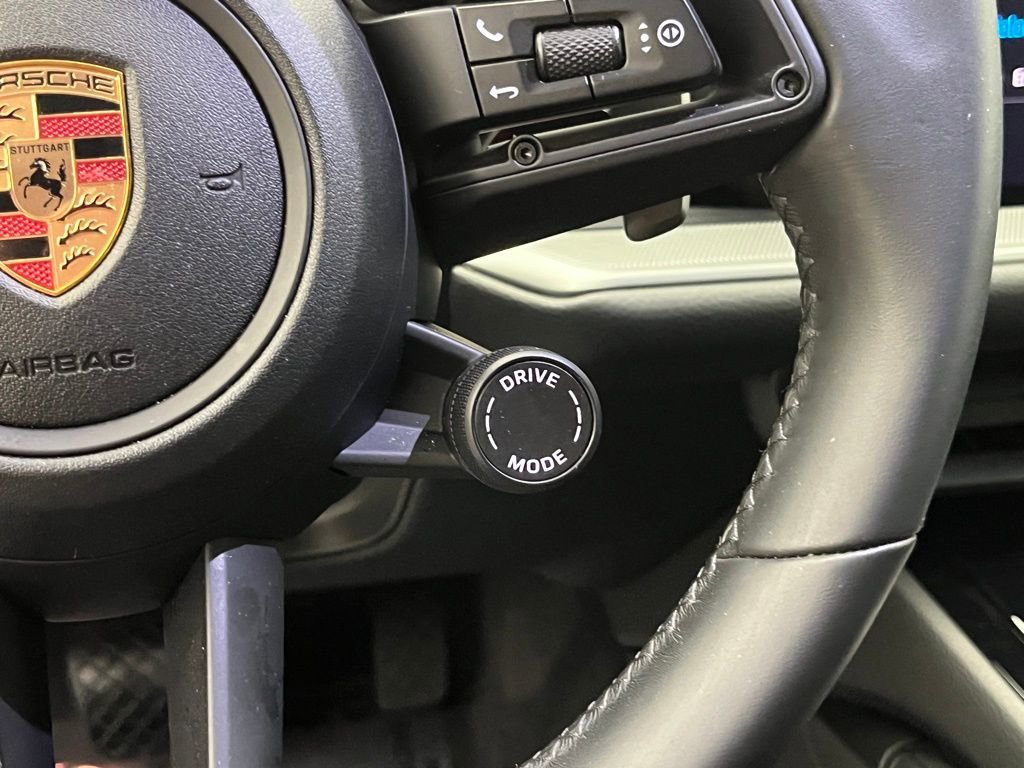 Used 2025 Porsche Cayenne image 15