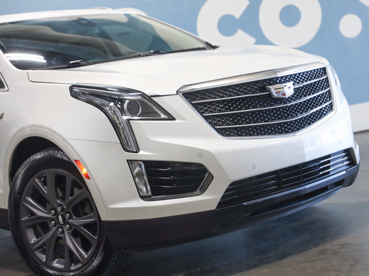 Used 2018 Cadillac XT5 Luxury w/ LPO, Black Ice Package image 38