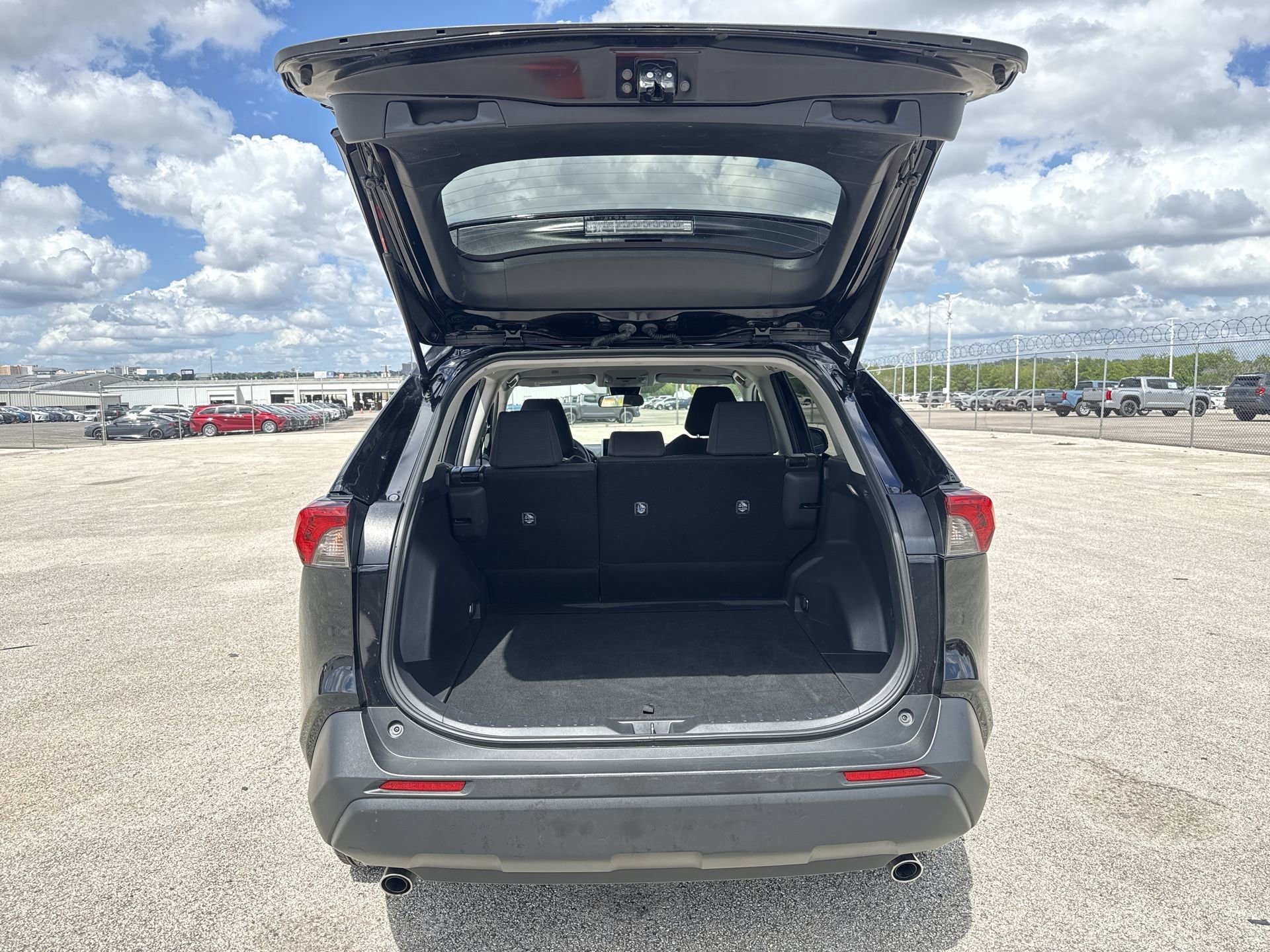 Certified 2025 Toyota RAV4 LE FWD image 20