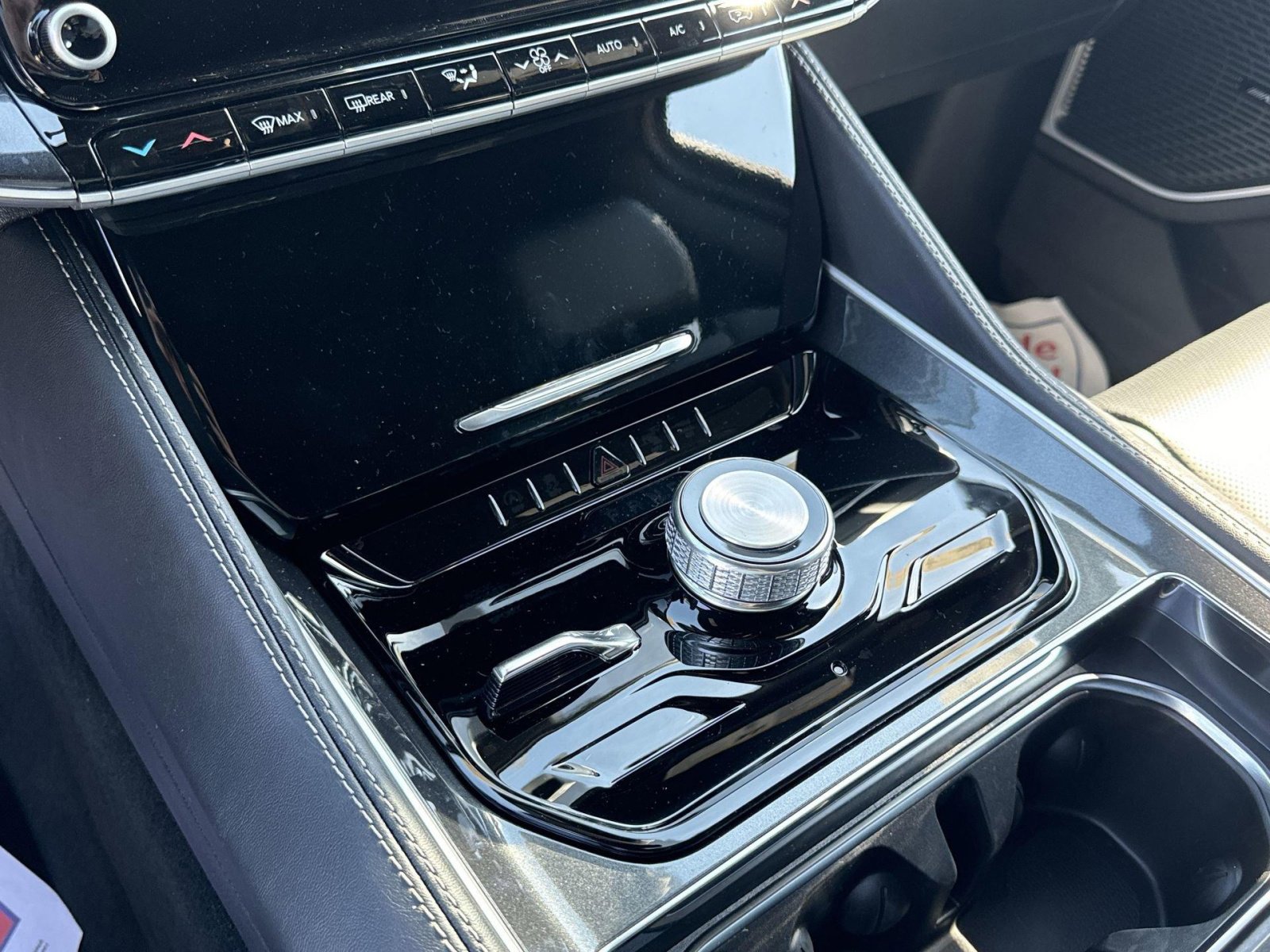 New 2024 Jeep Wagoneer Base w/ Premium Group I image 26