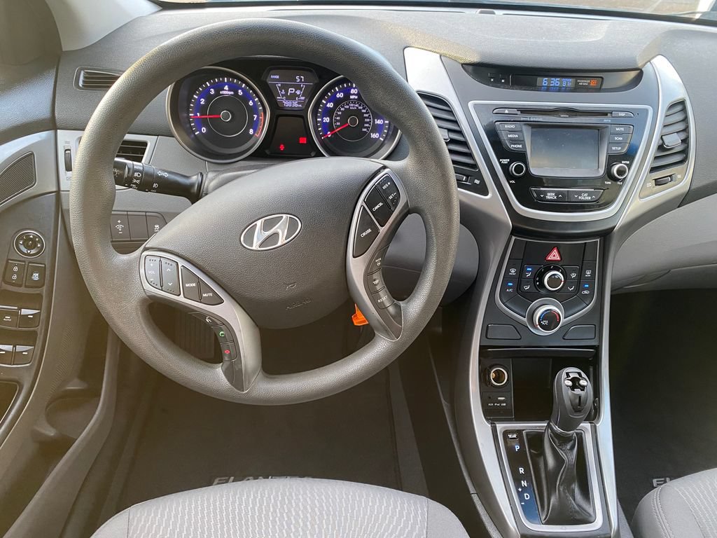 Used 2015 Hyundai Elantra SE w/ Option Group 02 FWD image 12
