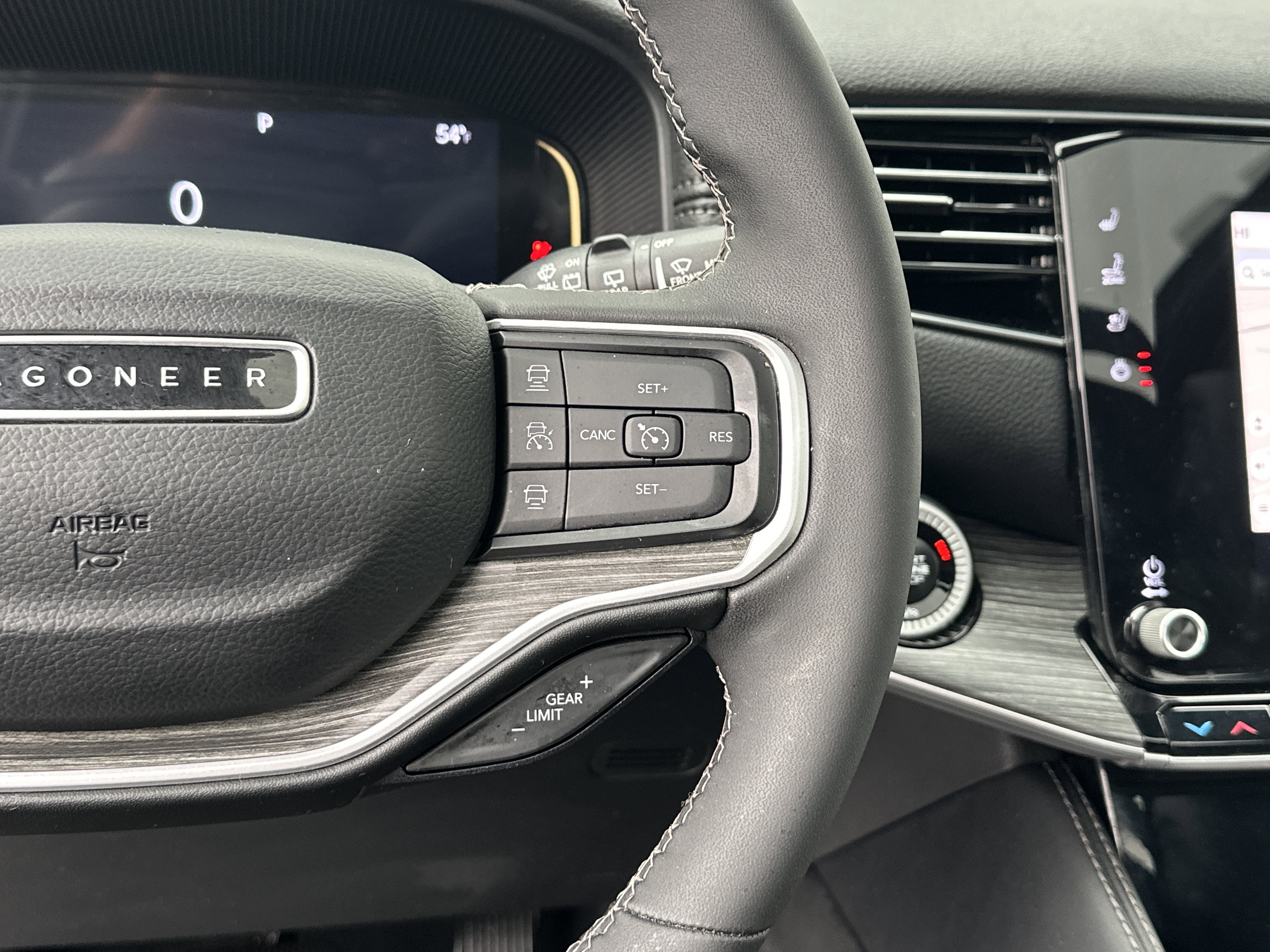 Used 2024 Jeep Wagoneer L Series III w/ Premium Group I image 29