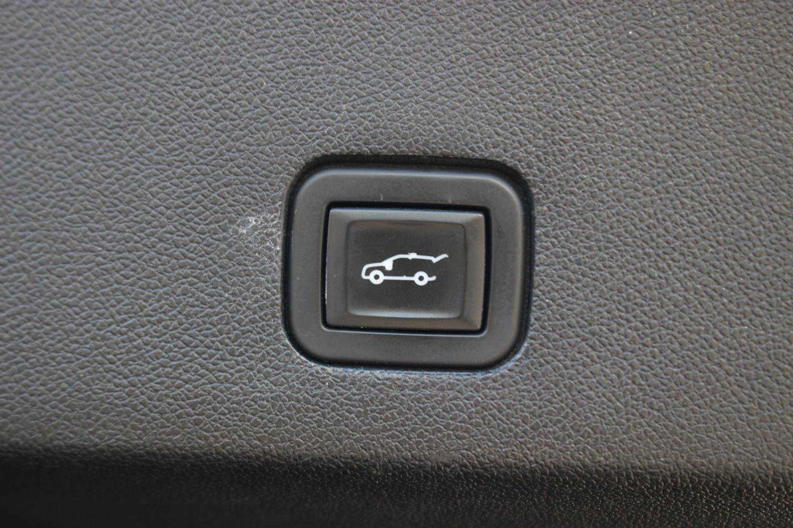 Used 2020 Cadillac XT6 Premium Luxury w/ Platinum Package image 12