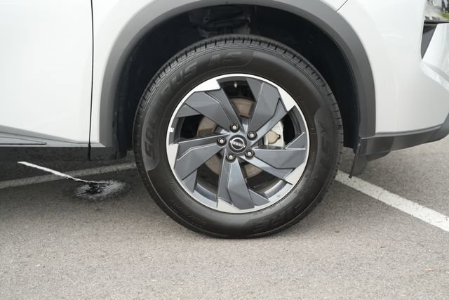 Used 2025 Nissan Rogue SV FWD image 45