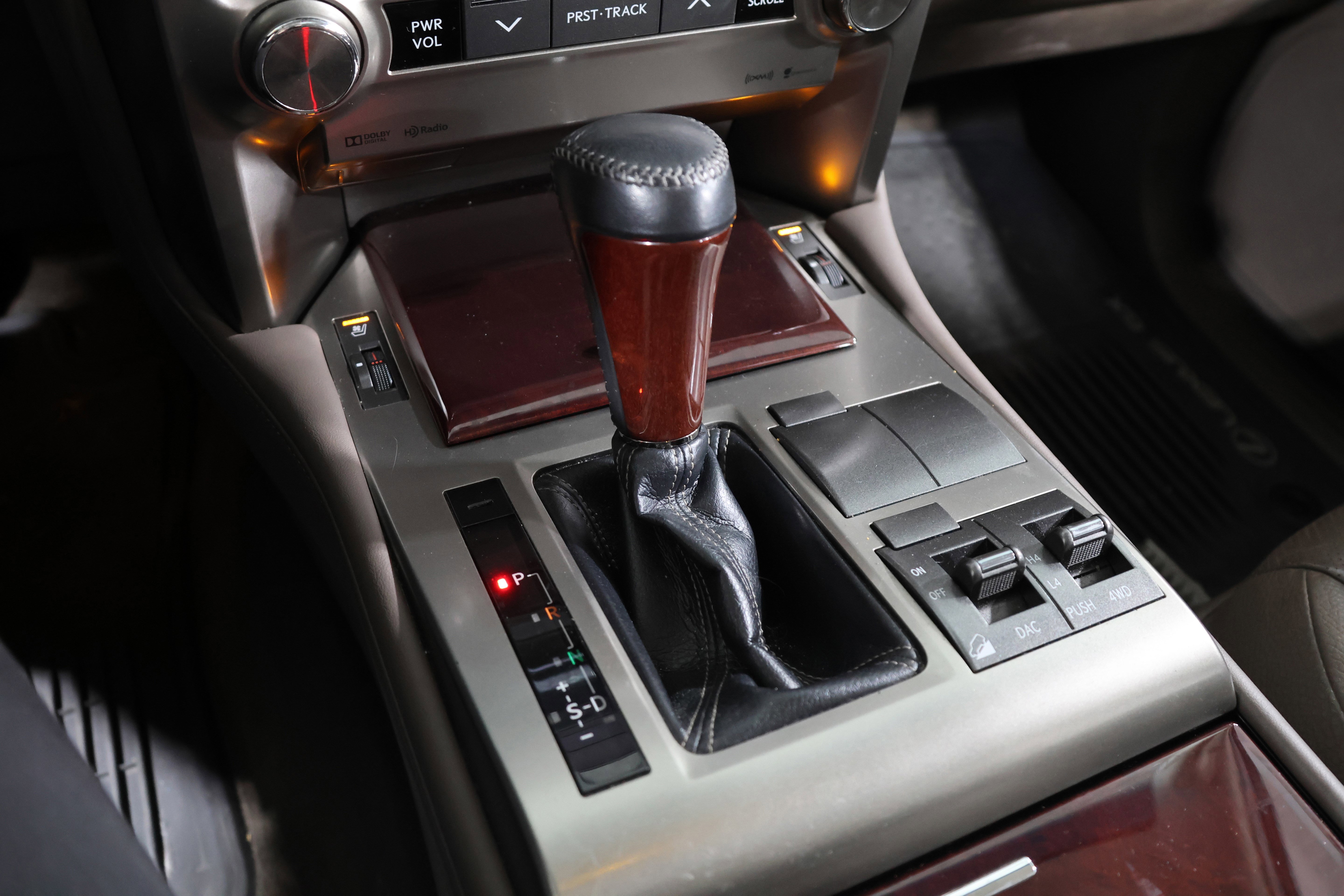 Used 2014 Lexus GX 460 image 30