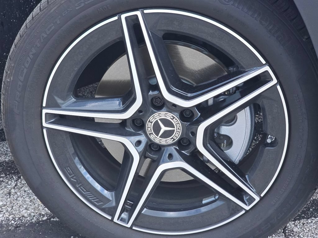 Used 2026 Mercedes-Benz GLB 250 4MATIC image 9