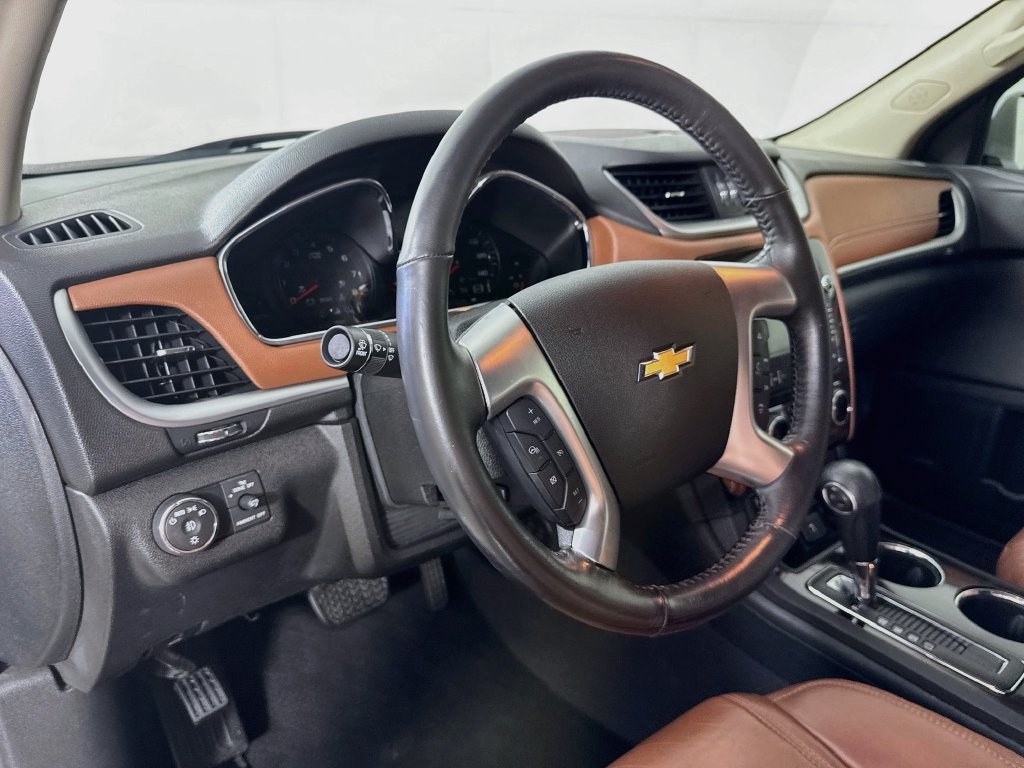 Used 2017 Chevrolet Traverse Premier FWD image 9