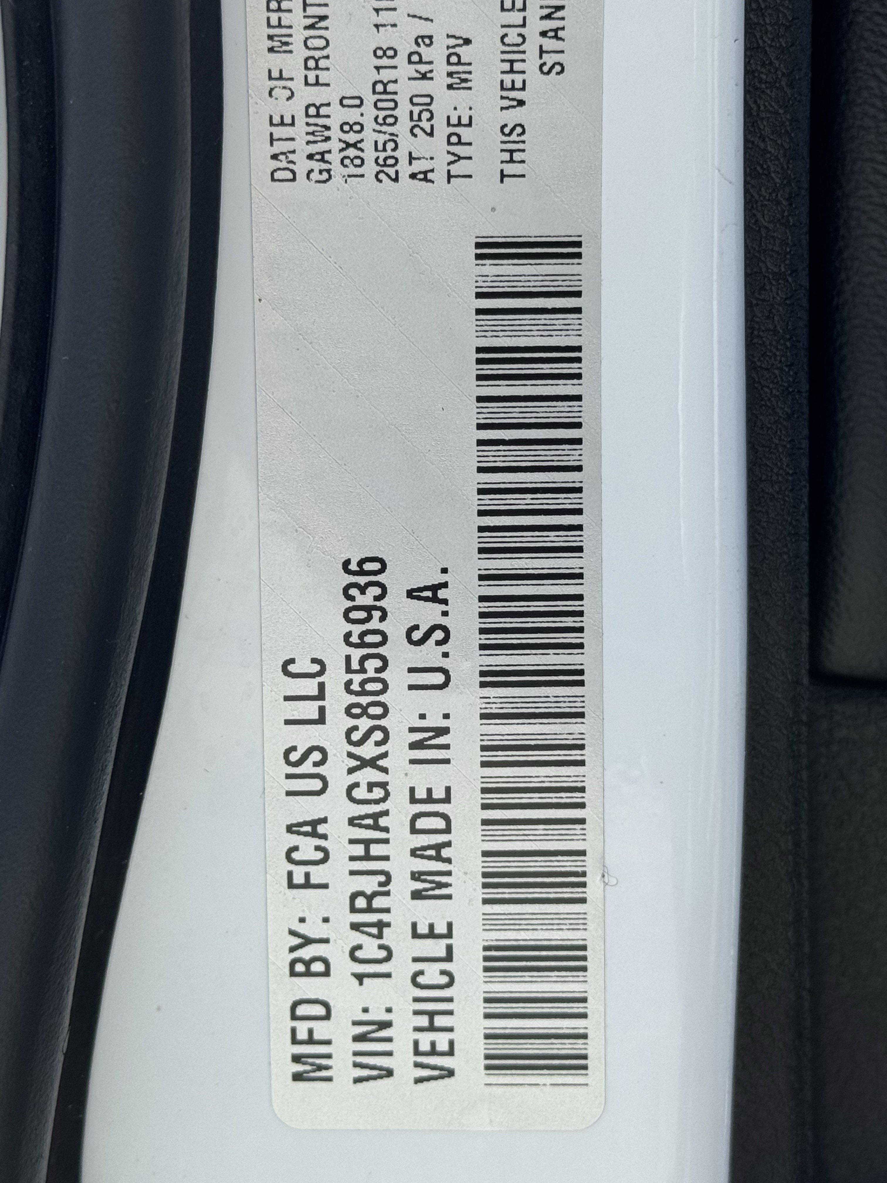 Used 2025 Jeep Grand Cherokee Altitude AWD/4WD image 32