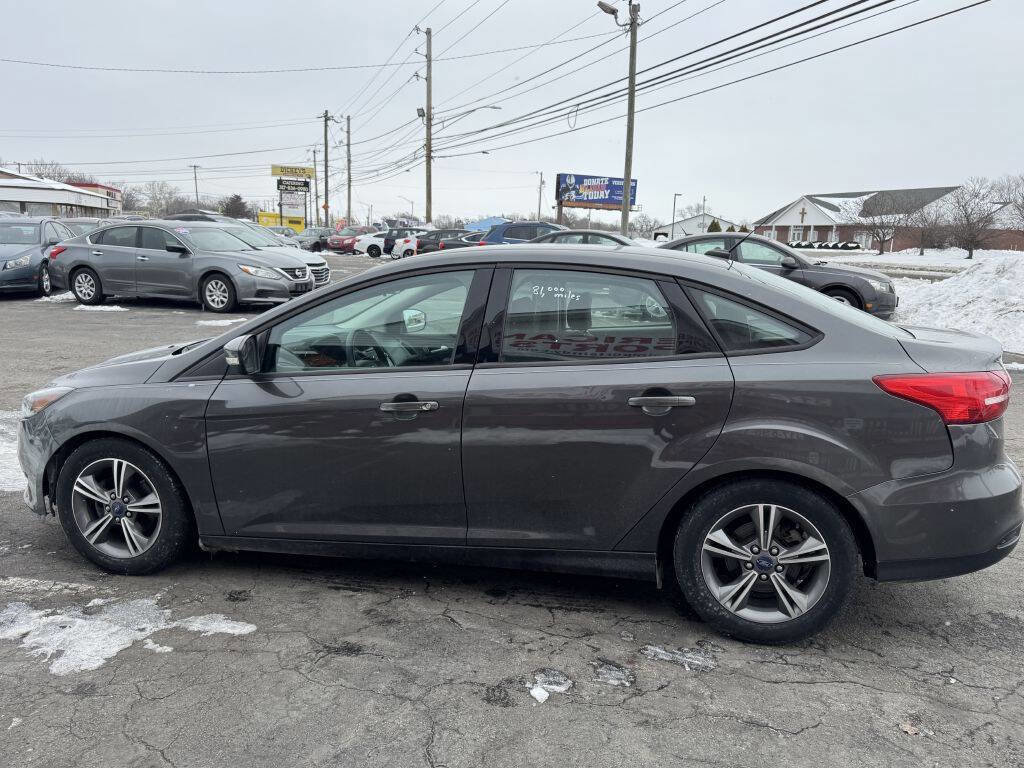 Used 2016 Ford Focus SE image 3