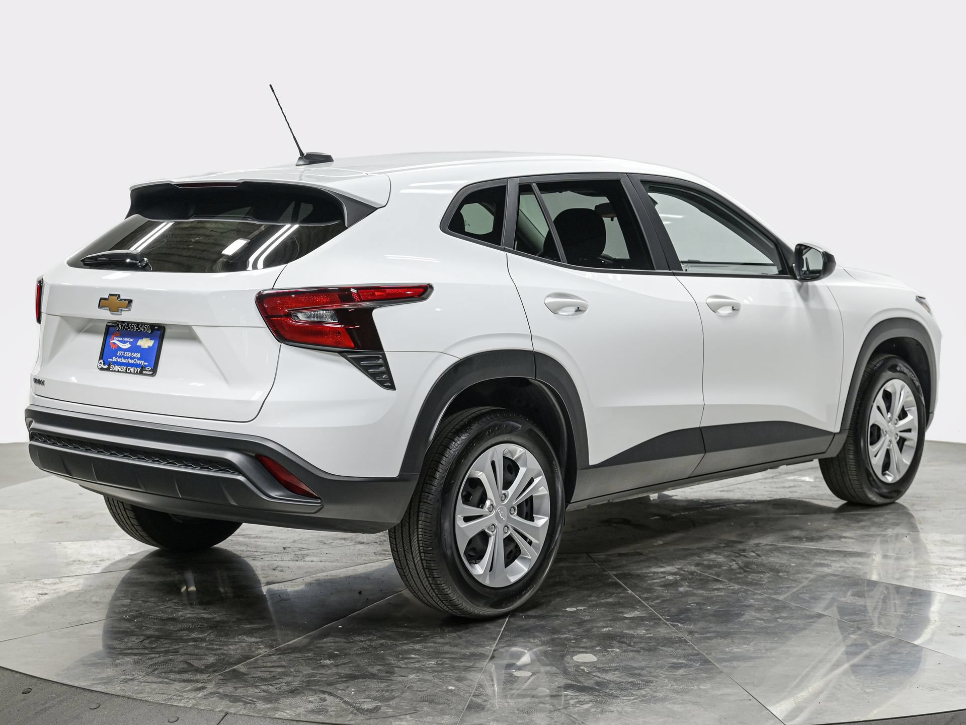 Used 2025 Chevrolet Trax LS FWD image 7