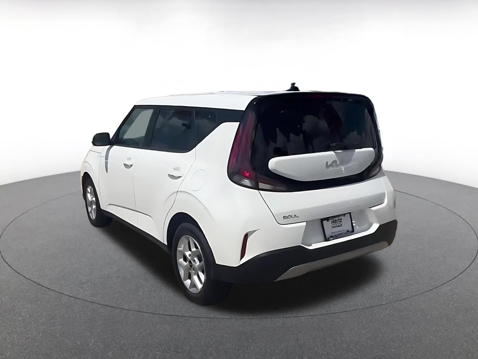 Used 2025 Kia Soul LX w/ LX Technology Package FWD image 11