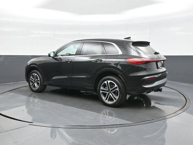 Certified 2025 Audi Q5 Premium w/ Convenience Package image 5