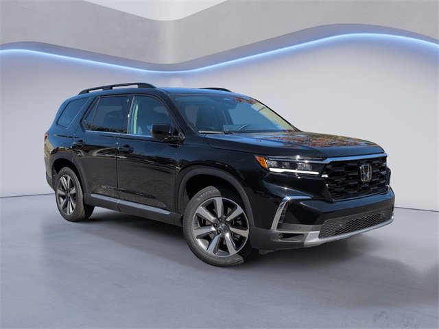 New 2025 Honda Pilot Touring image 2