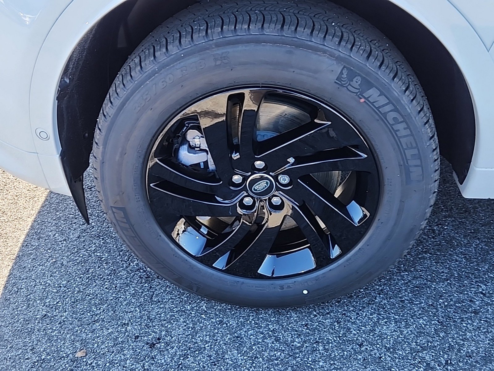 Certified 2025 Land Rover Discovery Sport S image 9