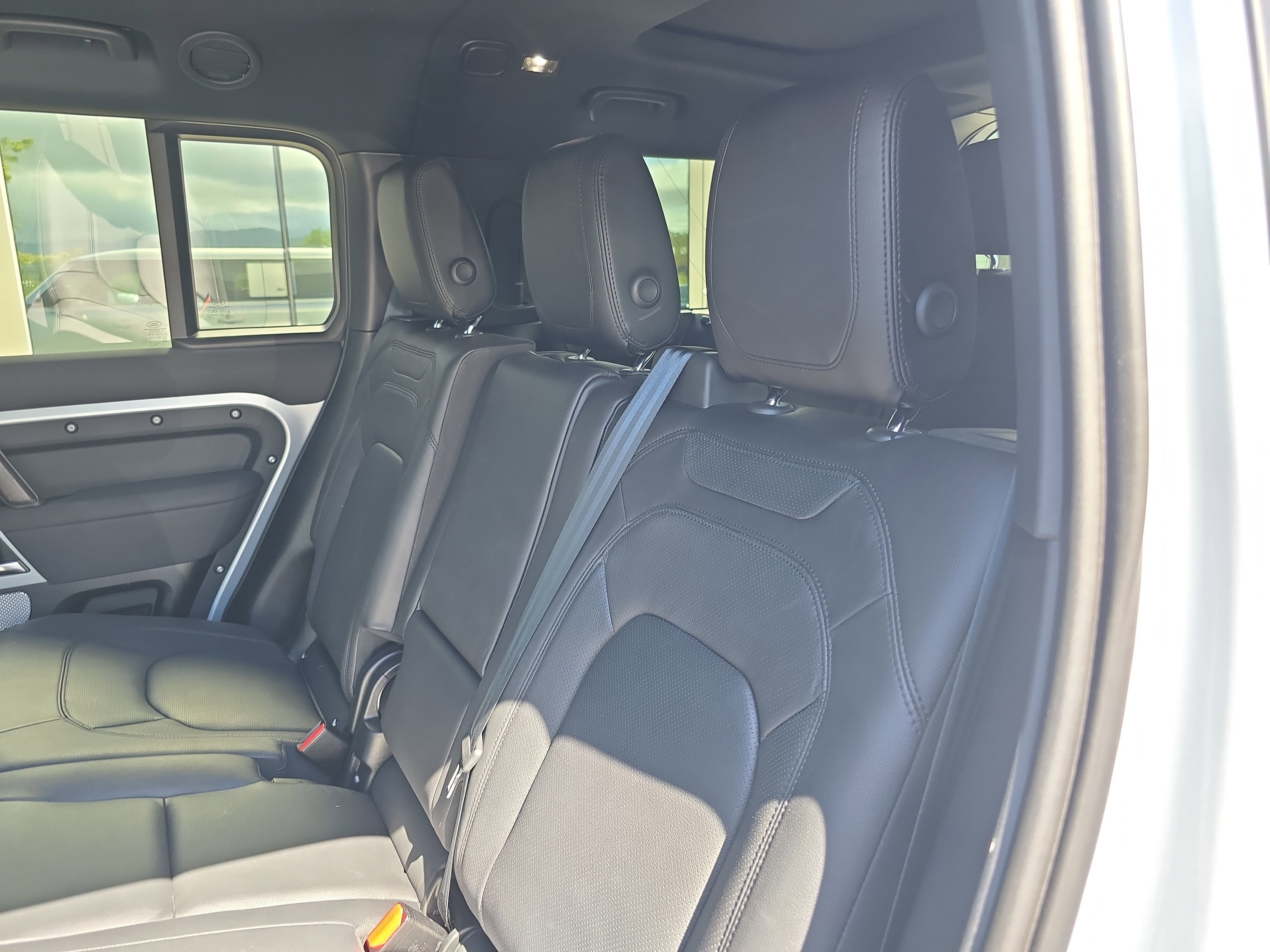 Certified 2023 Land Rover Defender 130 SE AWD/4WD image 14