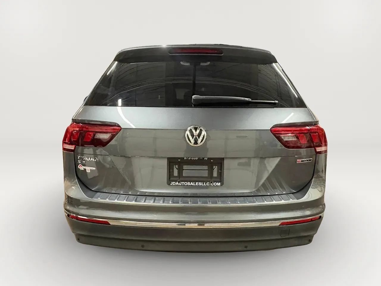 Used 2020 Volkswagen Tiguan SEL AWD/4WD image 4
