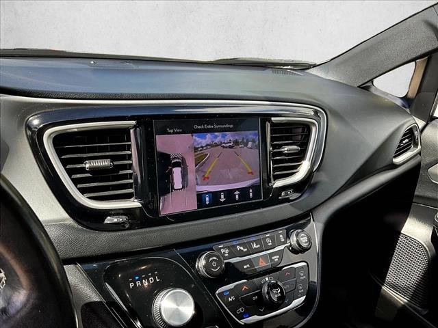Used 2020 Chrysler Pacifica Touring-L Plus w/ Advanced Safetytec Group FWD image 21