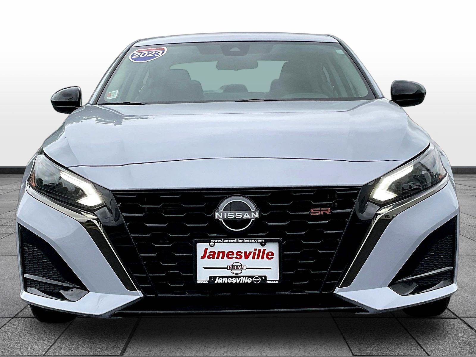 Certified 2023 Nissan Altima 2.5 SR w/ SR Premium Package FWD image 2