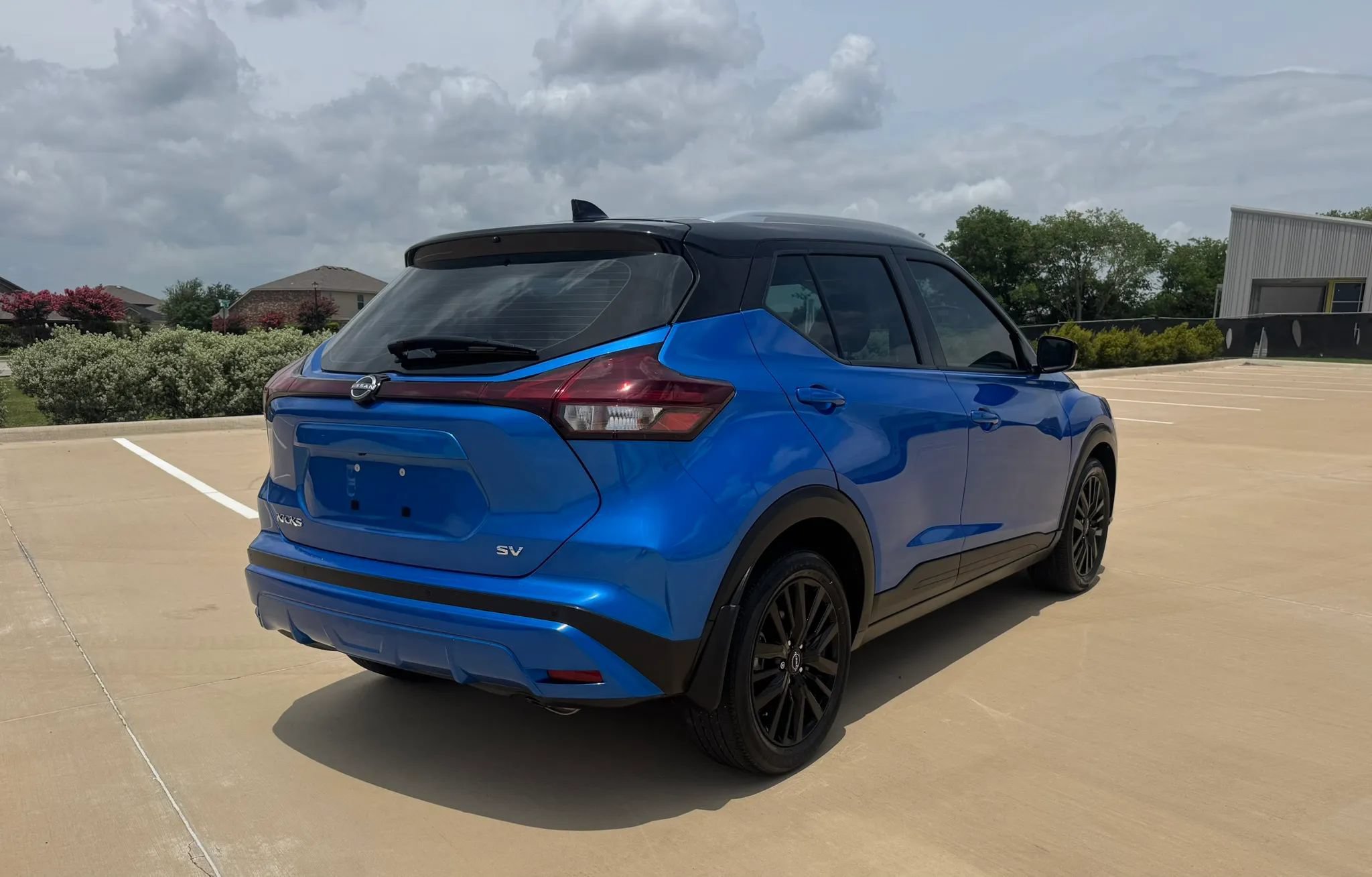 Used 2023 Nissan Kicks SV FWD image 4
