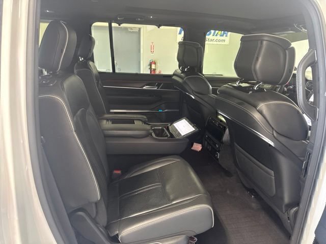 Used 2023 Jeep Grand Wagoneer L Series II AWD/4WD image 26