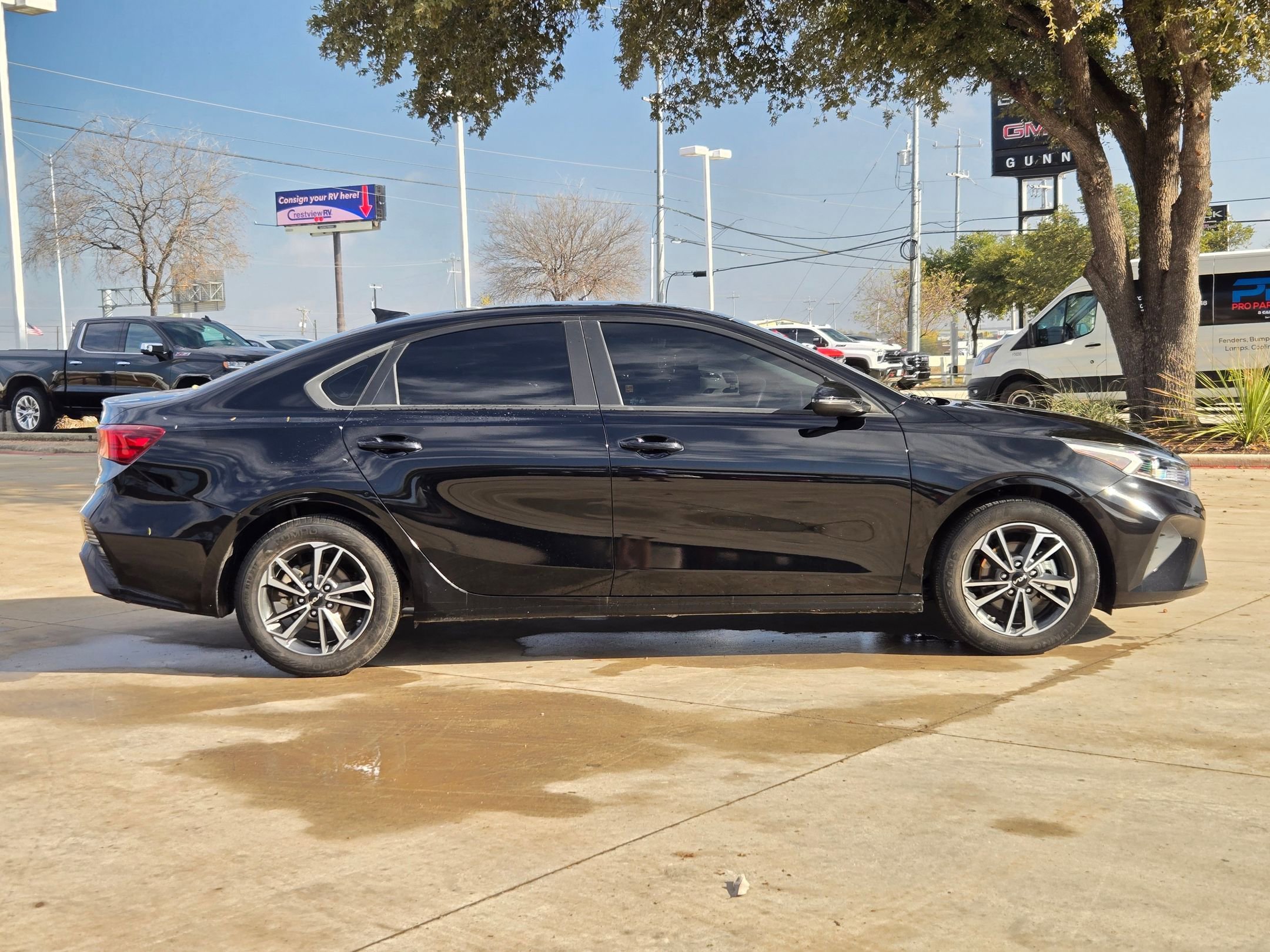 Used 2024 Kia Forte LXS w/ LXS Technology Package image 2