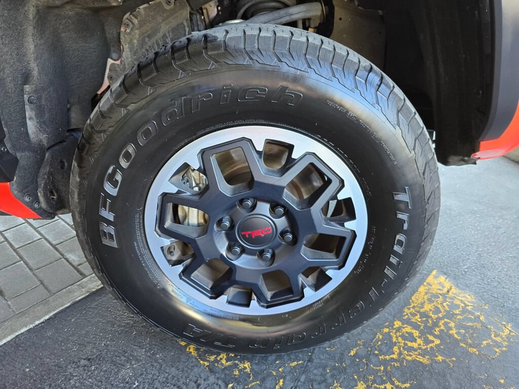 Used 2024 Toyota Tacoma TRD Off-Road AWD/4WD image 9