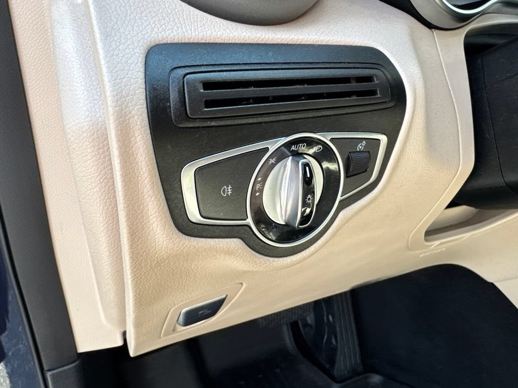 Used 2017 Mercedes-Benz GLC 300 4MATIC image 19