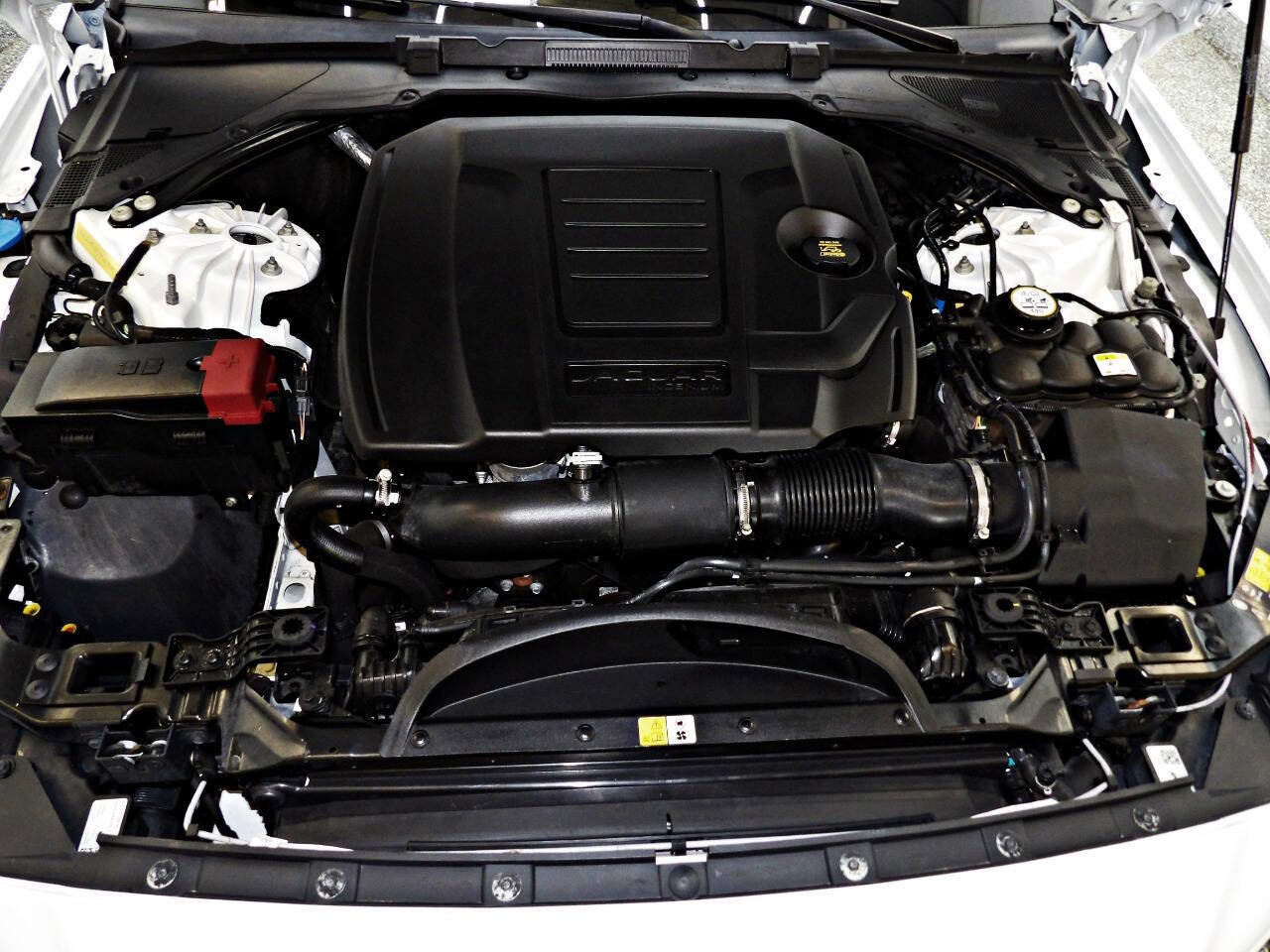 Used 2020 Jaguar XE S image 24