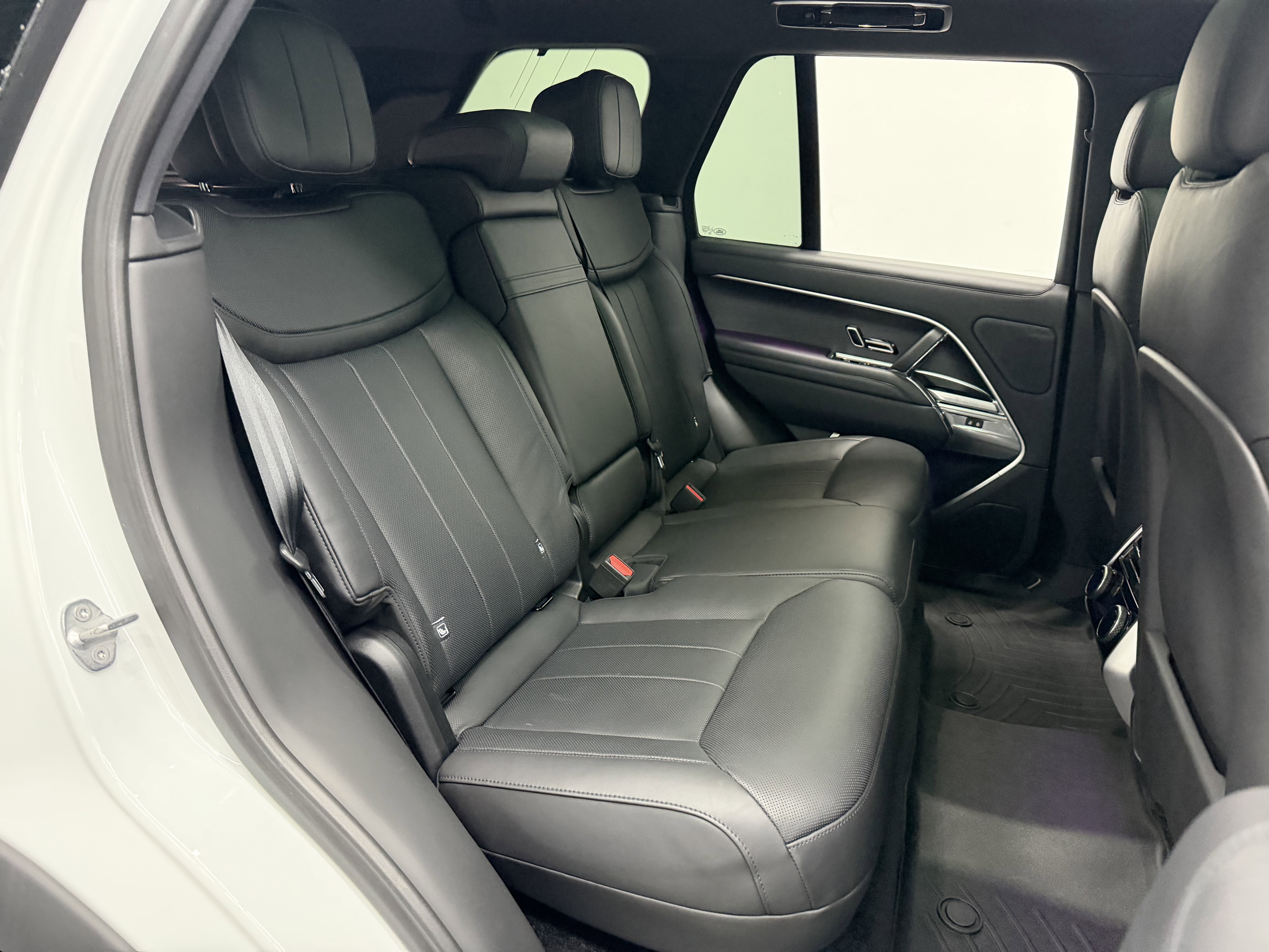 Used 2023 Land Rover Range Rover SE AWD/4WD image 13