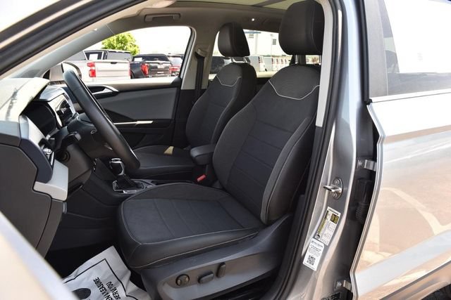 Certified 2023 Volkswagen Taos SE w/ Panoramic Sunroof Package AWD/4WD image 19