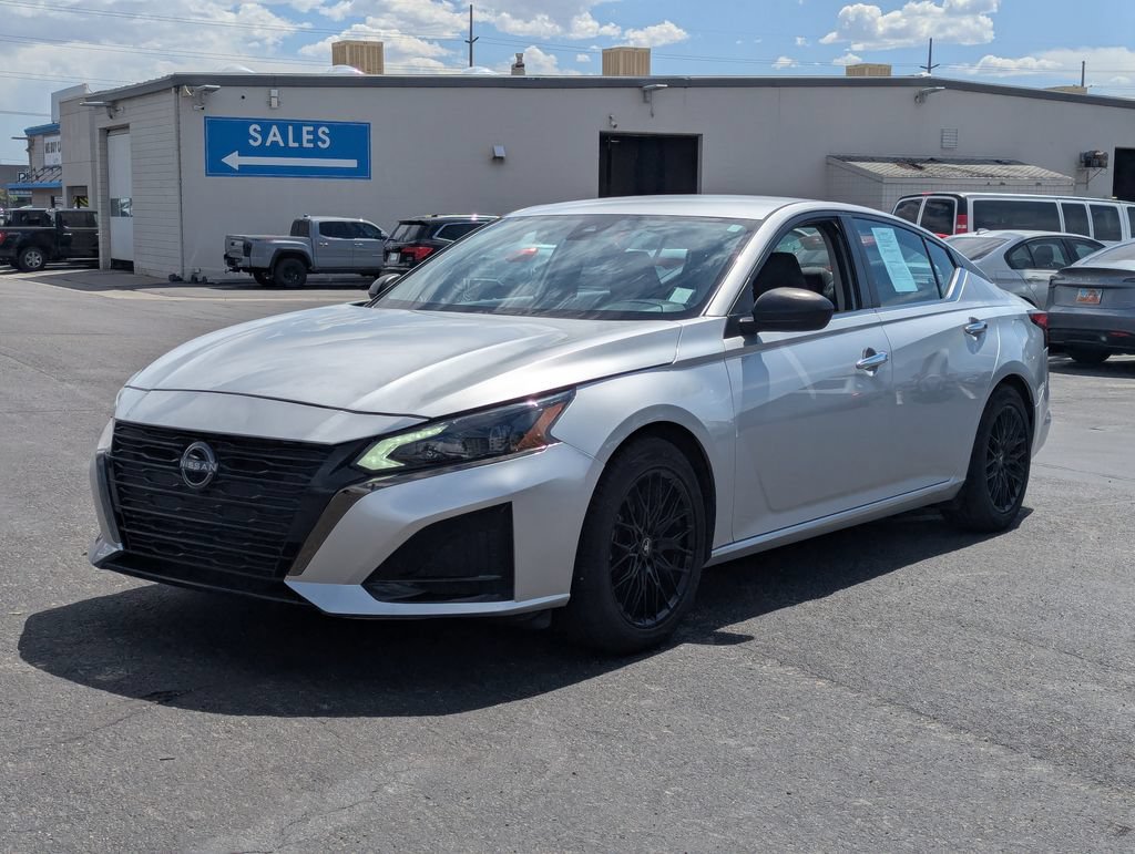 Used 2024 Nissan Altima 2.5 SV FWD image 9