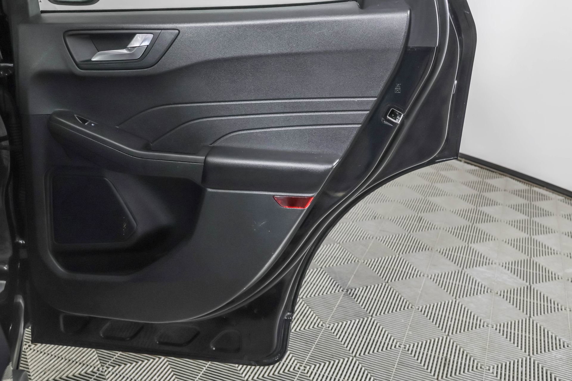 Used 2021 Ford Escape SE image 42