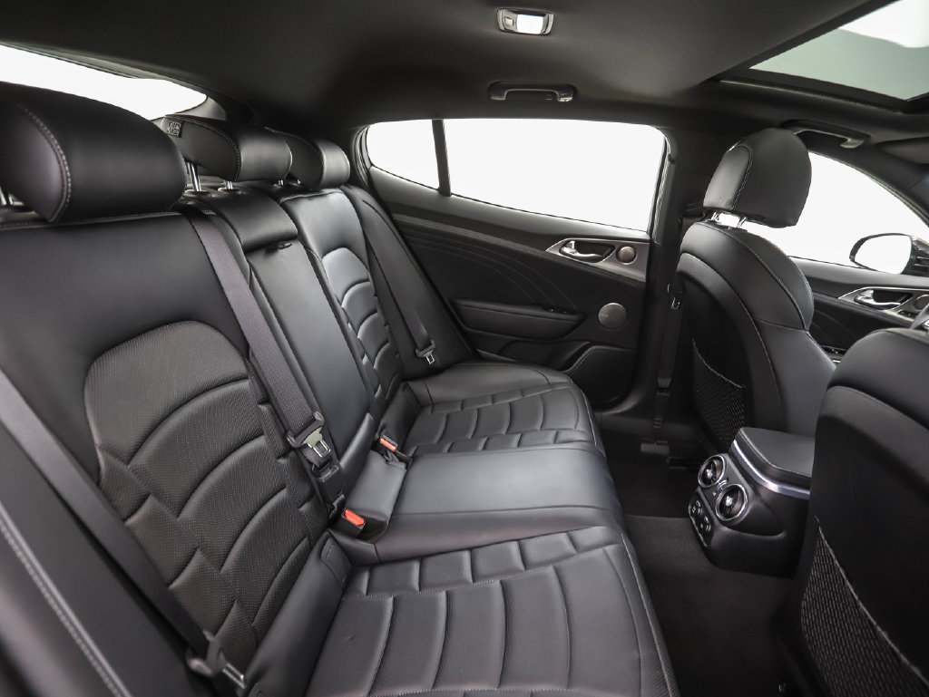 Used 2022 Kia Stinger GT2 AWD/4WD image 27