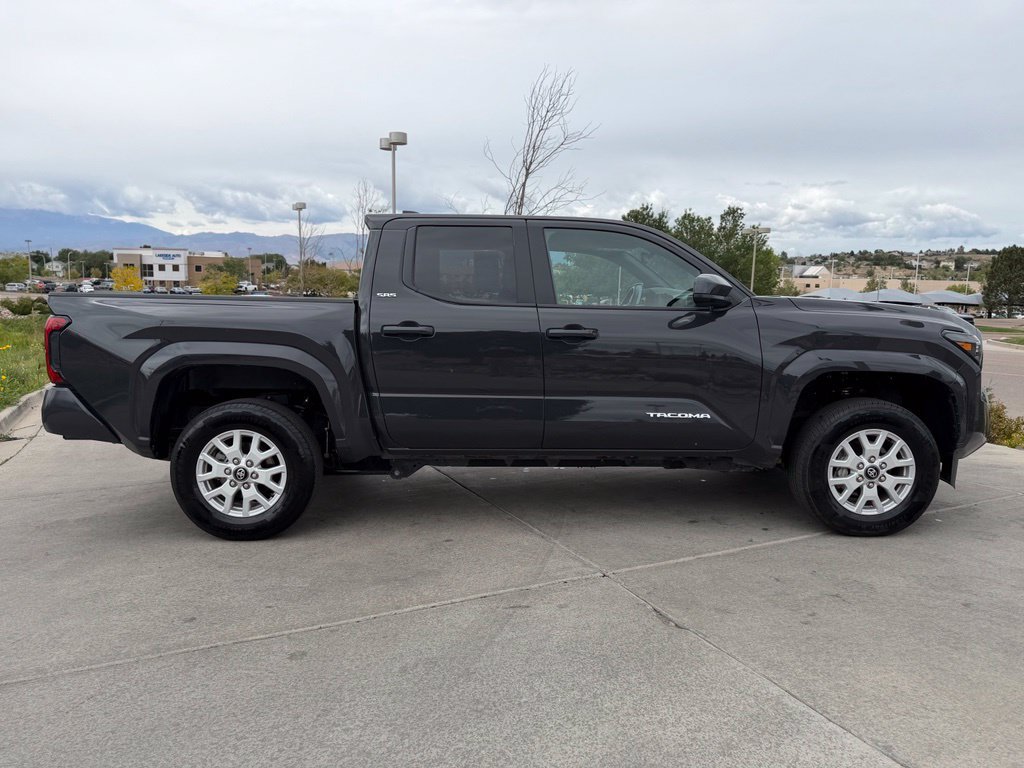 Used 2025 Toyota Tacoma SR5 AWD/4WD image 9