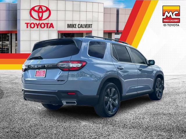 Used 2025 Honda Pilot Sport image 5