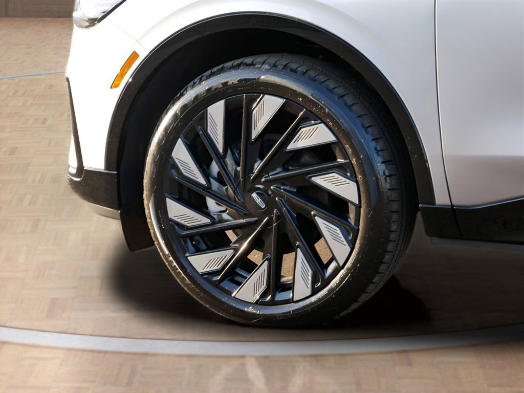 Used 2025 Lincoln Nautilus Reserve w/ Jet Appearance Package AWD/4WD image 9