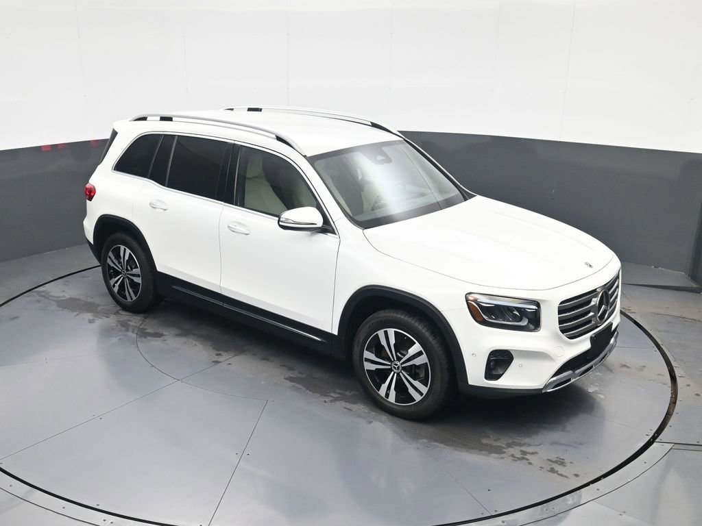 Used 2025 Mercedes-Benz GLB 250 4MATIC image 23