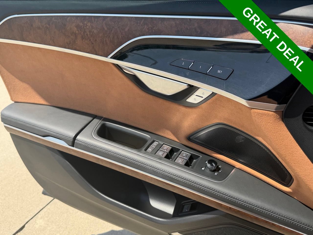 Used 2025 Audi A8 L 3.0T AWD/4WD image 26