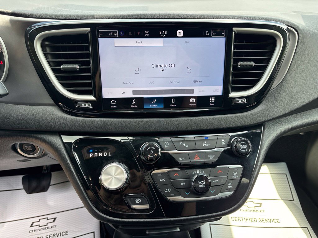 Used 2026 Chrysler Pacifica Select FWD image 17