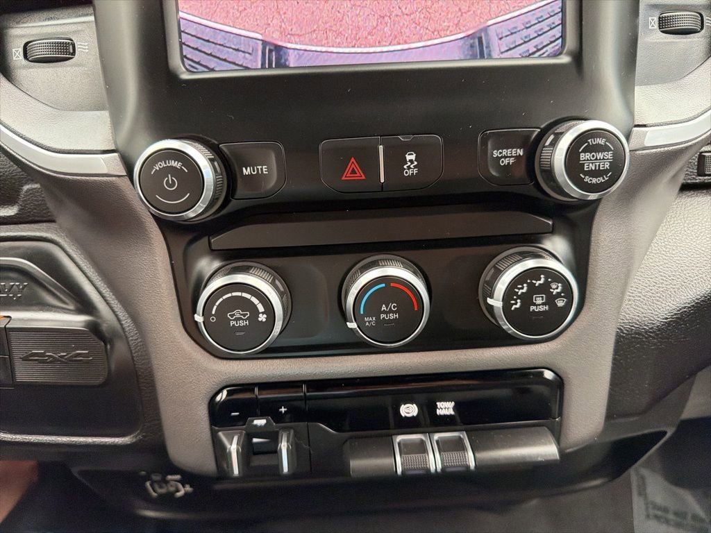 Used 2024 RAM 2500 Big Horn AWD/4WD image 25