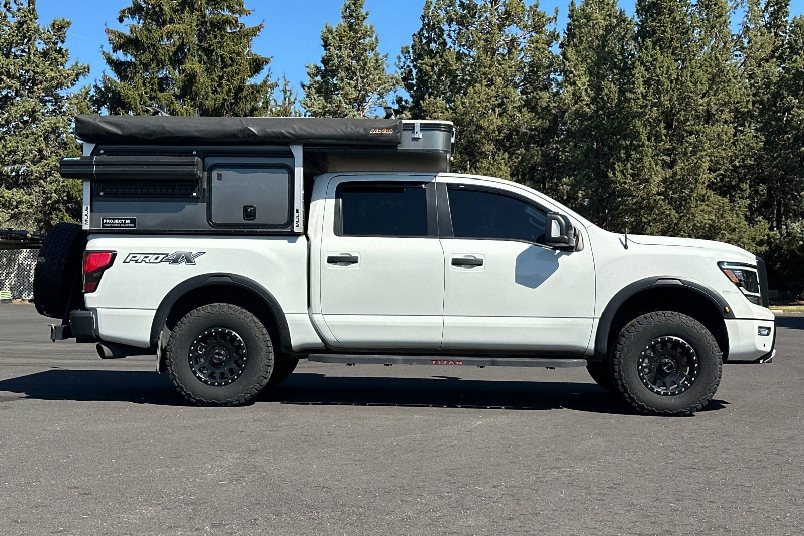 Used 2021 Nissan Titan PRO-4X w/ Pro-4x Convenience Package AWD/4WD image 3