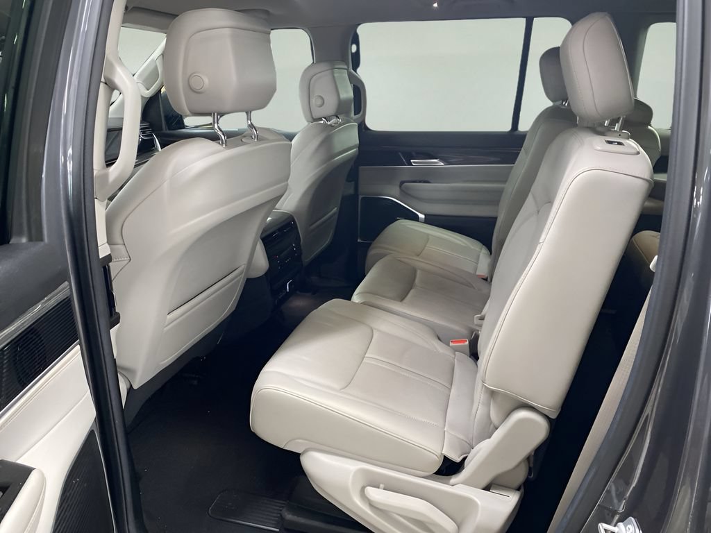 Used 2022 Jeep Wagoneer Series III AWD/4WD image 9