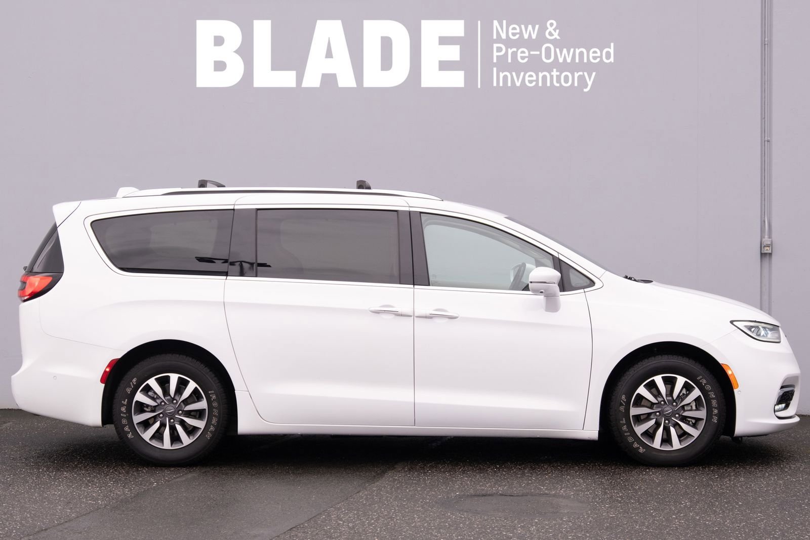 Used 2021 Chrysler Pacifica Touring-L FWD image 34