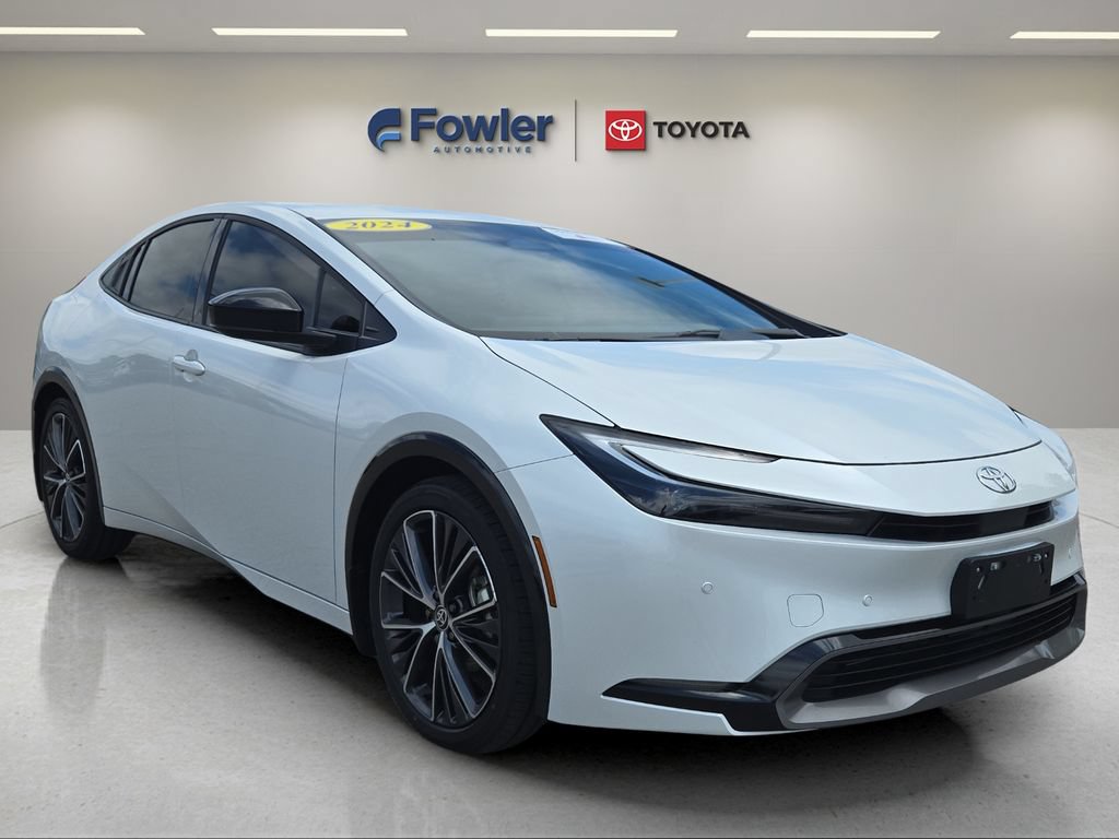 Used 2024 Toyota Prius XLE FWD image 1