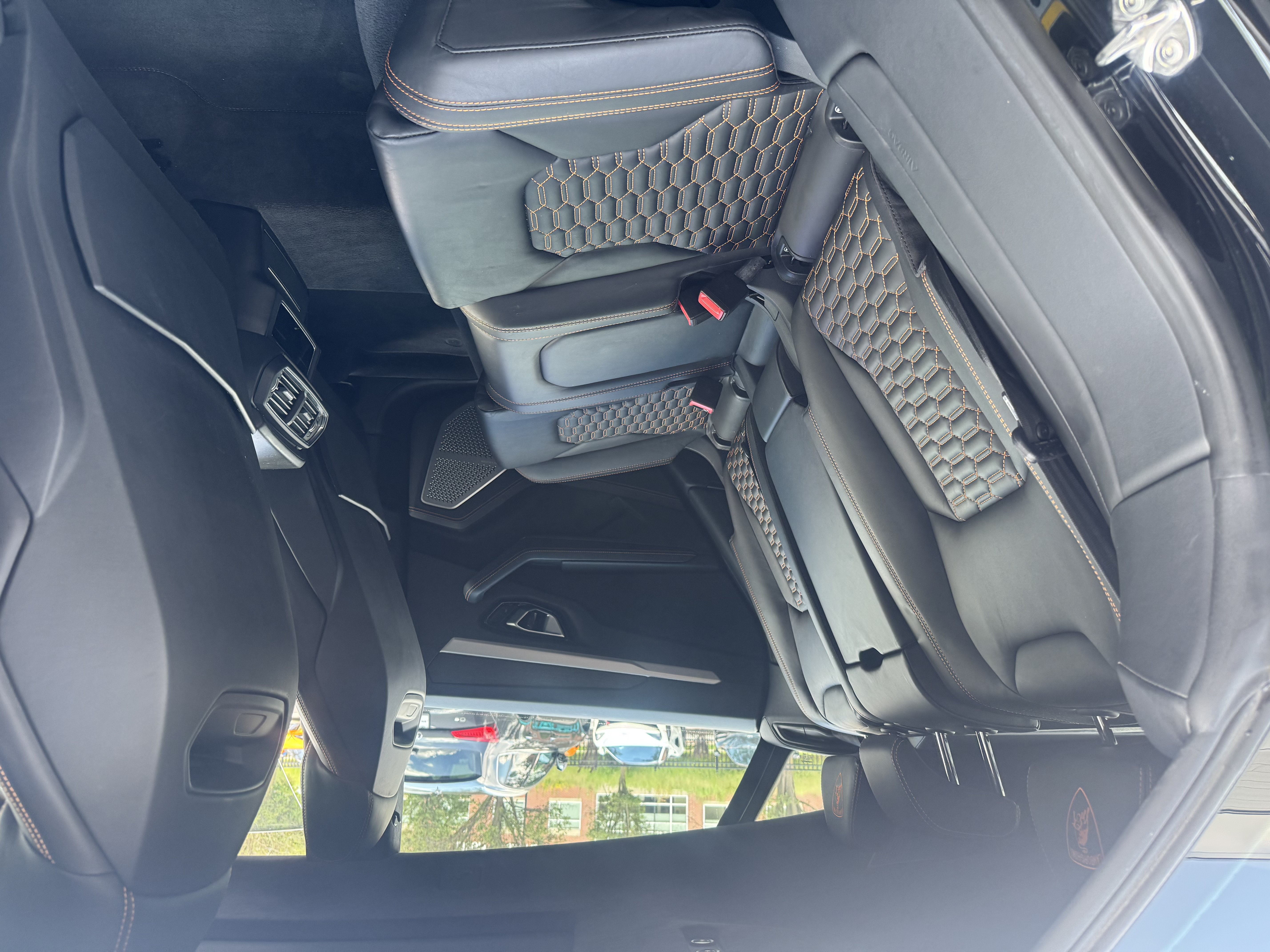 Used 2020 Lamborghini Urus AWD/4WD image 11